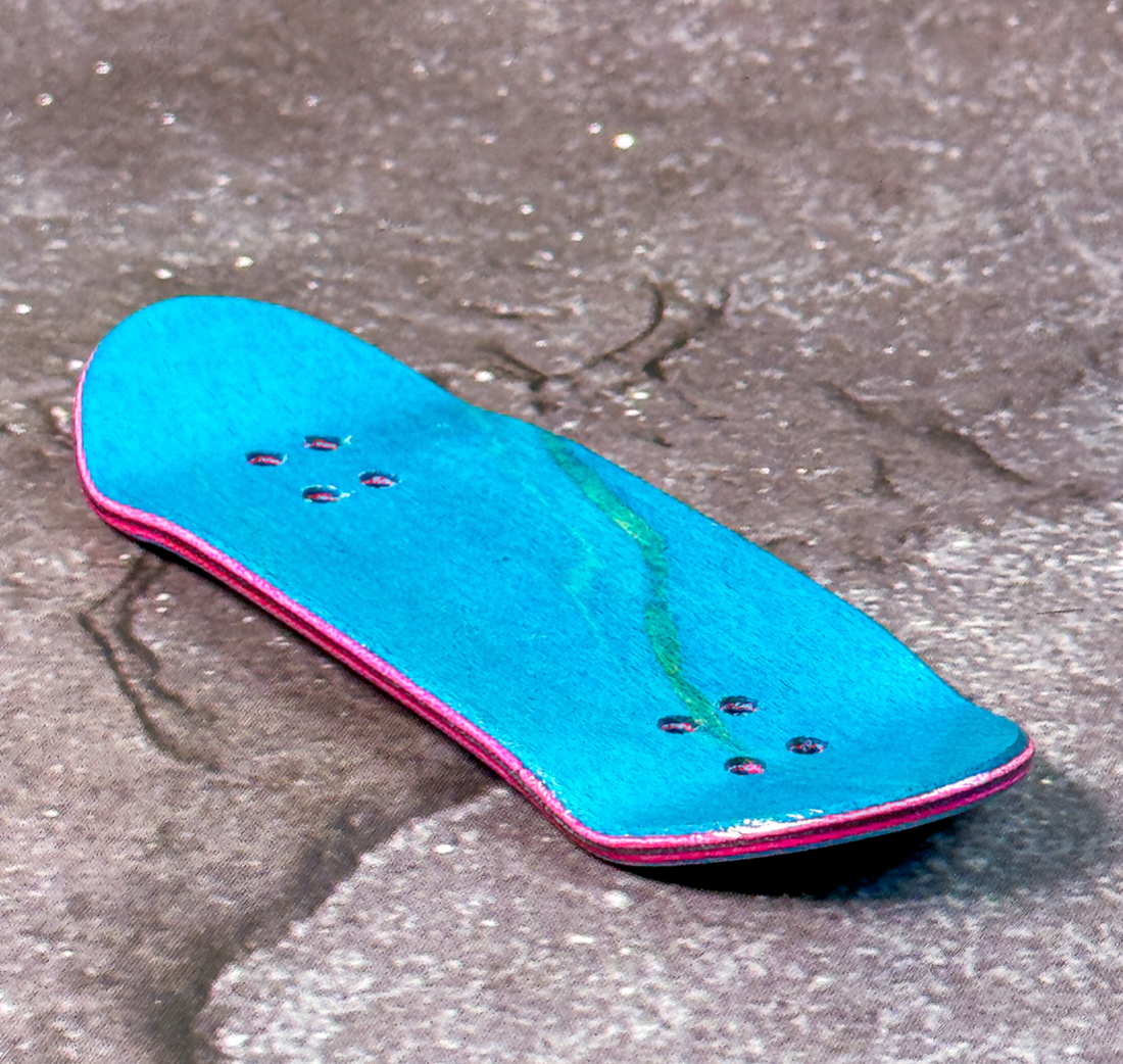 WoodClub ATELIER Drevená doska 33,7mm - "Lagoon Blue"